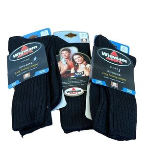 Bundle of 3 pairs of Wigwam Encore Sport Cotton Crew Socks in Black. Size M. NWT